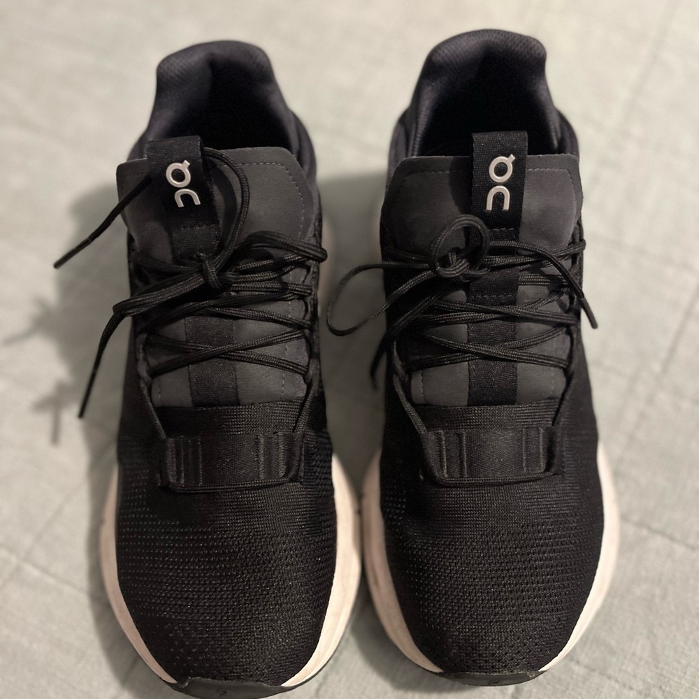 ON RUNNING CLOUDNOVA WOMENS SNEAKERS